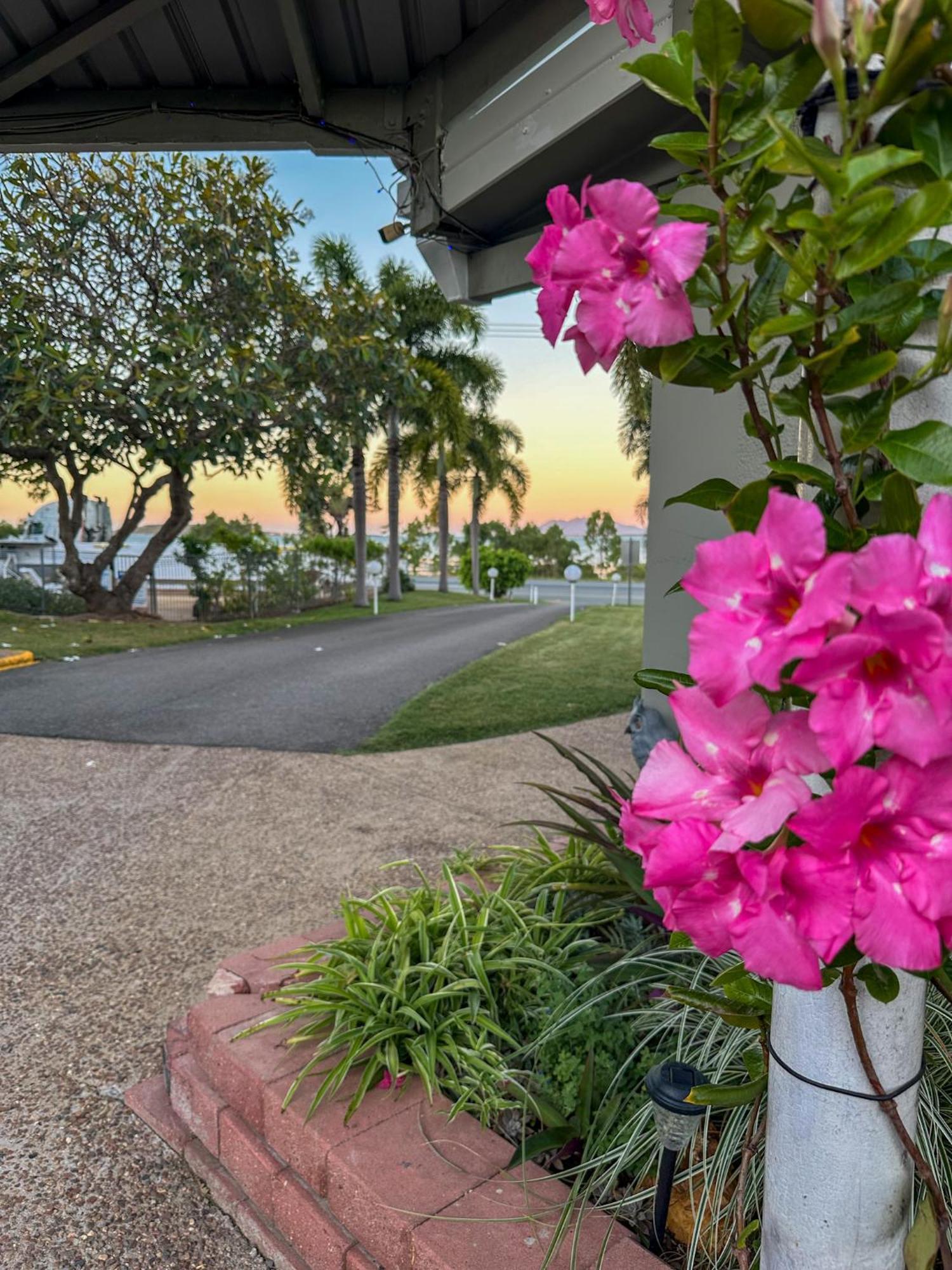 Ocean View Motel Bowen Ngoại thất bức ảnh