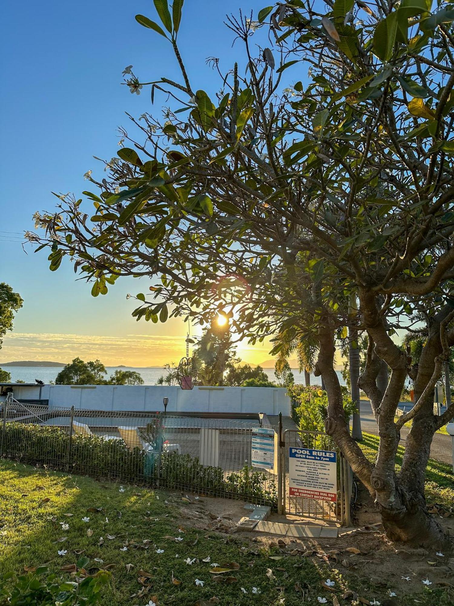 Ocean View Motel Bowen Ngoại thất bức ảnh